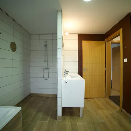 B&B Chez L'Habitant Chambre Privative Sur La Route Des Vins Tv Parking Box Velo Issenheim Exterior foto